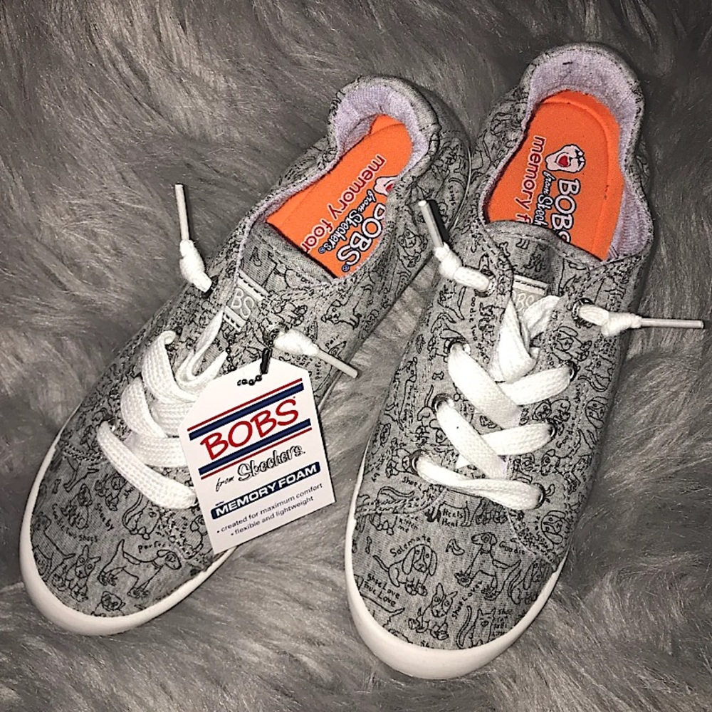 New Skechers Beach Bingo-Love Pups Shoes NEW! Bobs Memory Foam sneakers size 7.5